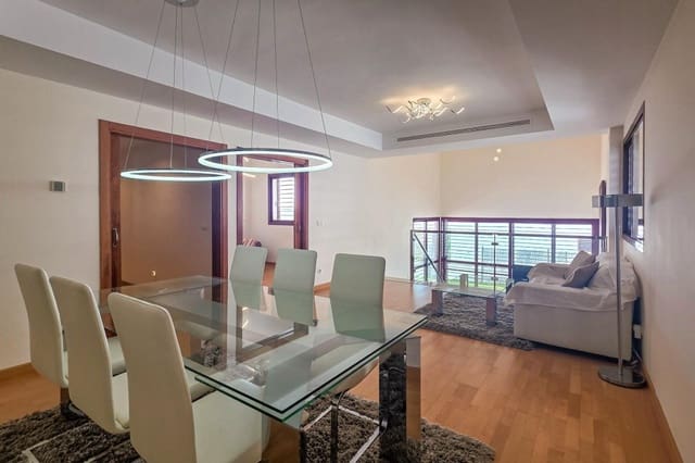 5 camera da letto Villa in vendita in Dos Hermanas con piscina garage - 949.000 € (Rif: 10003719)