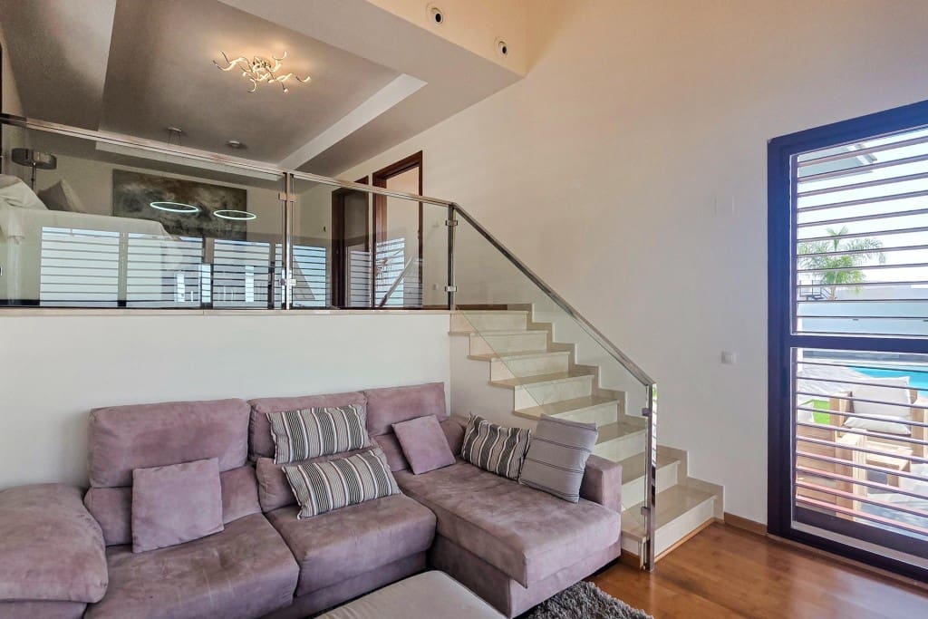 5 camera da letto Villa in vendita in Dos Hermanas con piscina garage - 949.000 € (Rif: 10003719)