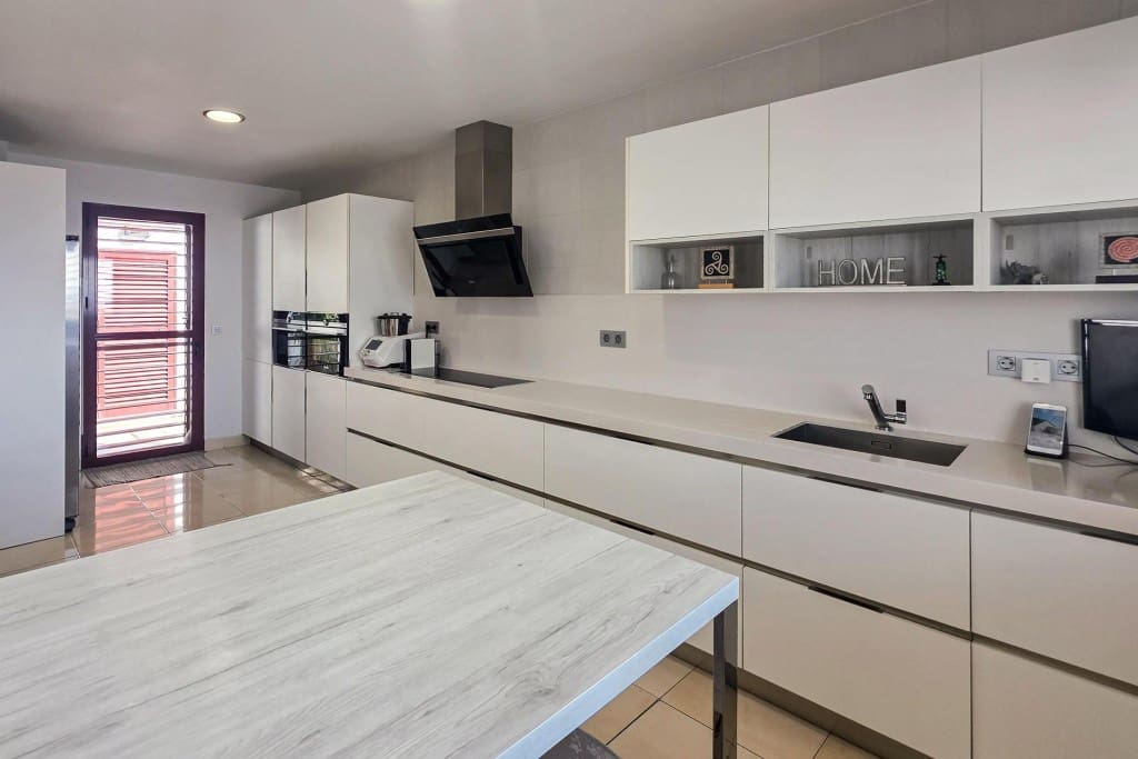 5 camera da letto Villa in vendita in Dos Hermanas con piscina garage - 949.000 € (Rif: 10003719)