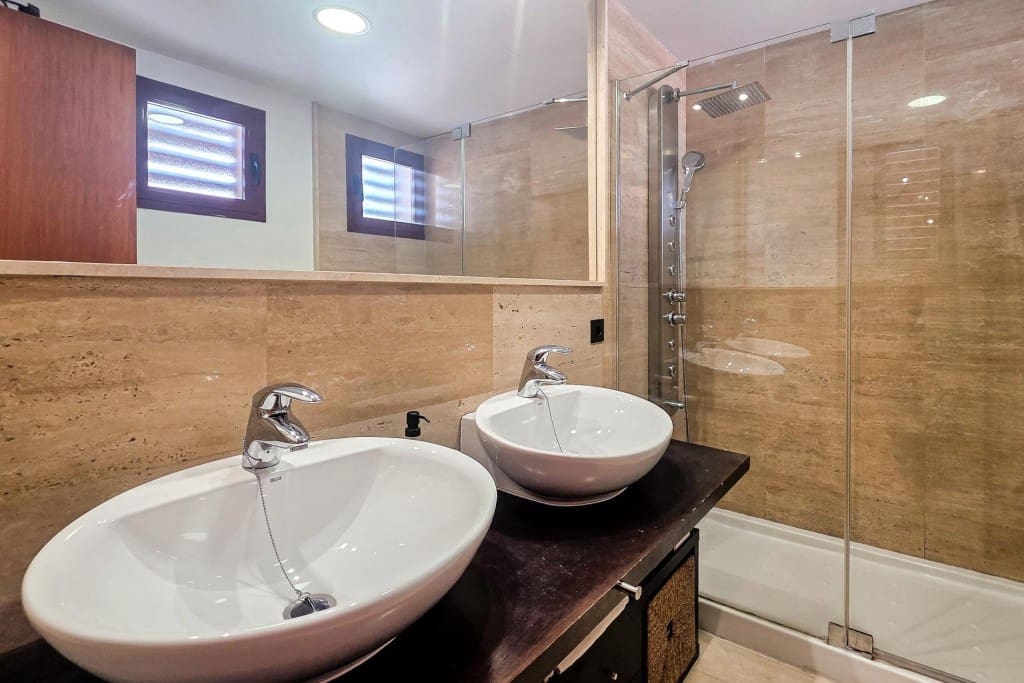 5 camera da letto Villa in vendita in Dos Hermanas con piscina garage - 949.000 € (Rif: 10003719)