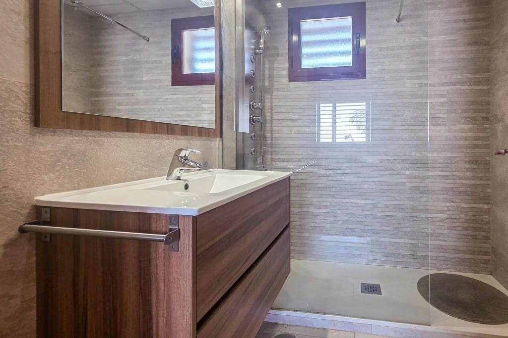 5 camera da letto Villa in vendita in Dos Hermanas con piscina garage - 949.000 € (Rif: 10003719)