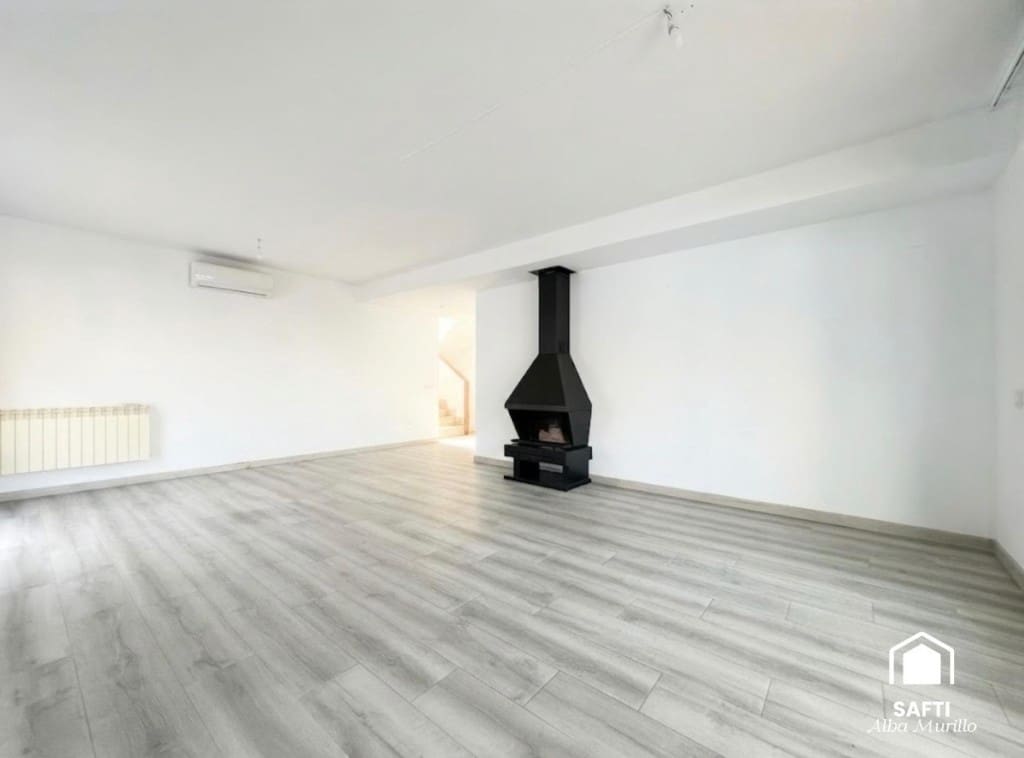 3 Zimmer Villa zu verkaufen in Calafell mit Pool - 660.000 € (Ref: 10003720)