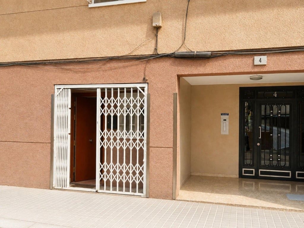 Estudio en L'Hospitalet de Llobregat en venta - 145.500 € (Ref: 10003721)