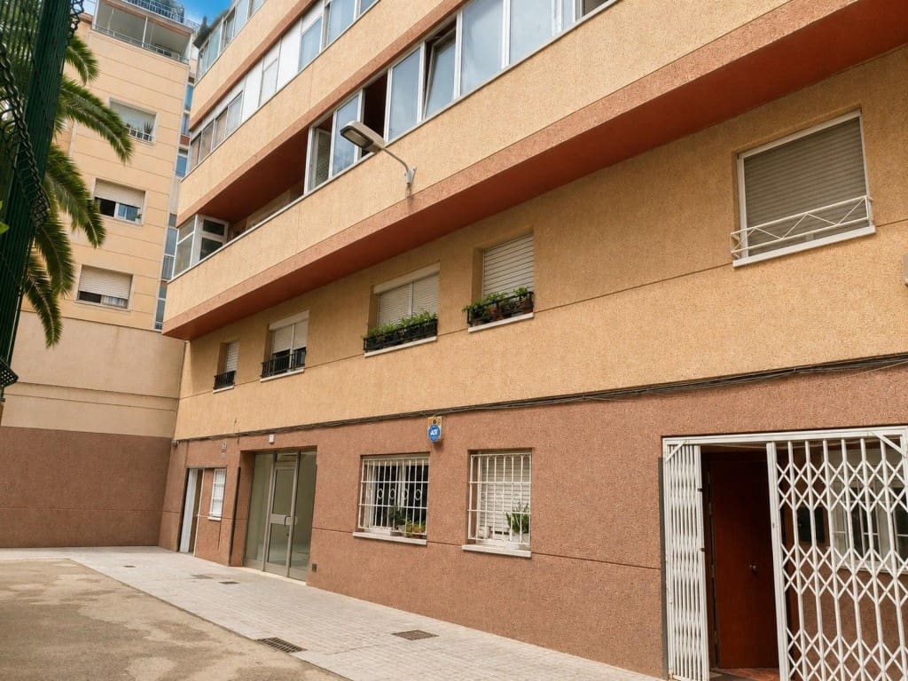 Estudio en L'Hospitalet de Llobregat en venta - 145.500 € (Ref: 10003721)