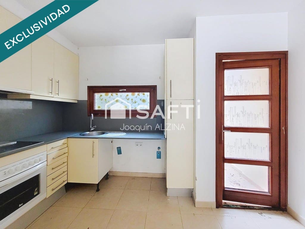3 slaapkamer Flat te koop in Es Mercadal - € 330.000 (Ref: 10005305)