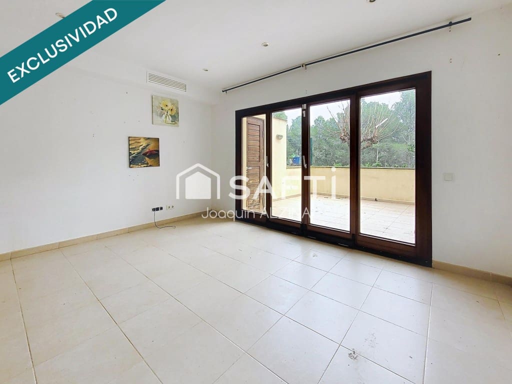 3 slaapkamer Flat te koop in Es Mercadal - € 330.000 (Ref: 10005305)