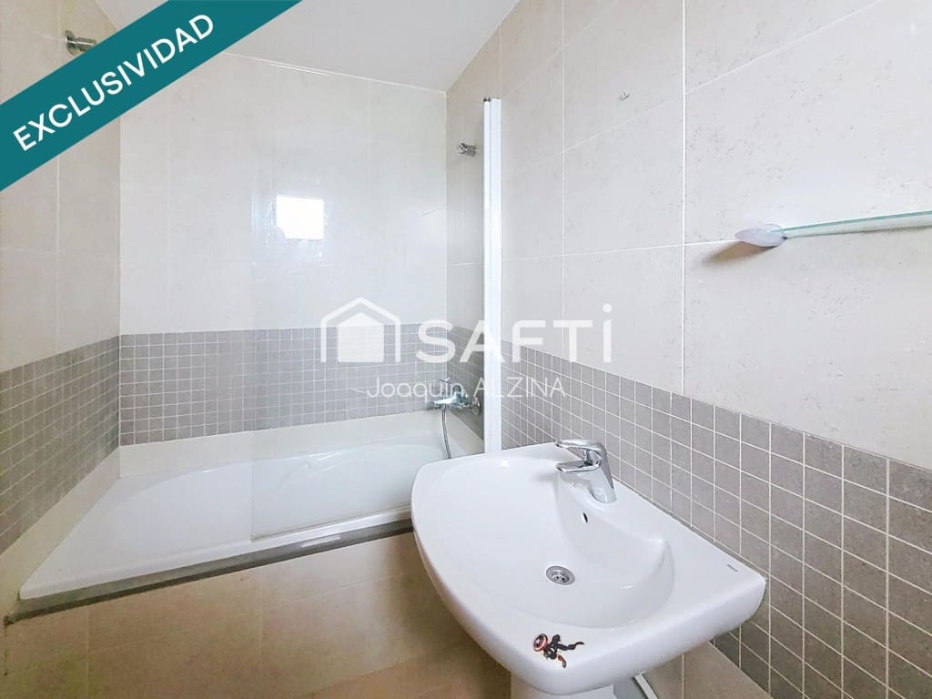 3 slaapkamer Flat te koop in Es Mercadal - € 330.000 (Ref: 10005305)