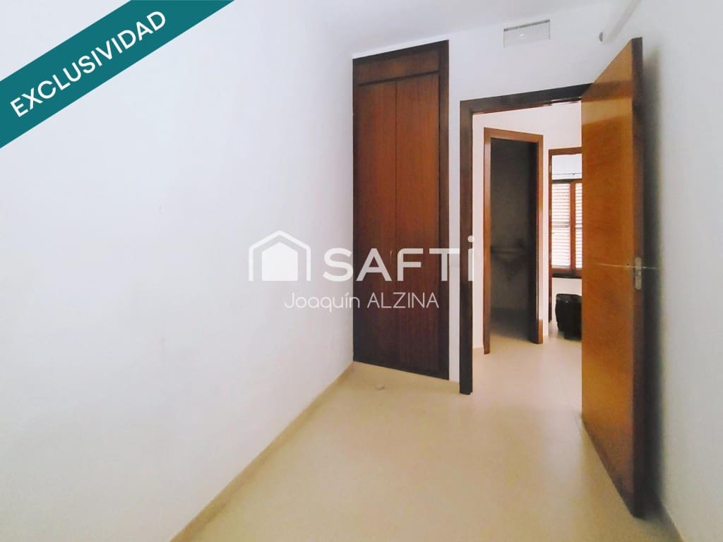 3 slaapkamer Flat te koop in Es Mercadal - € 330.000 (Ref: 10005305)