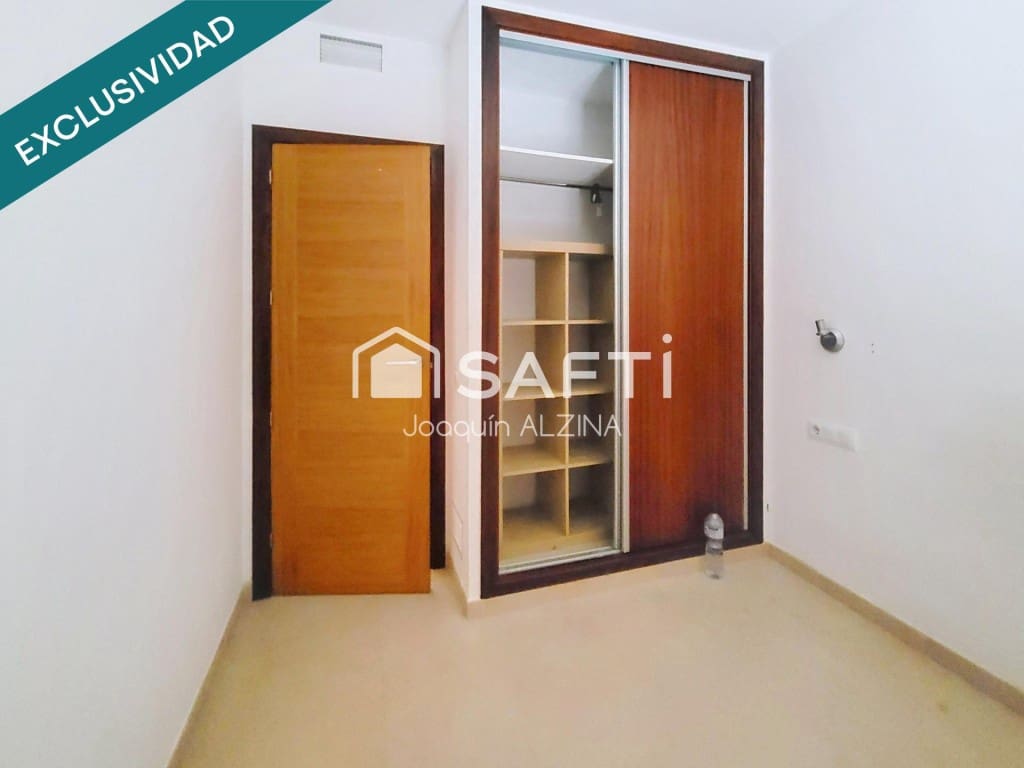 3 slaapkamer Flat te koop in Es Mercadal - € 330.000 (Ref: 10005305)