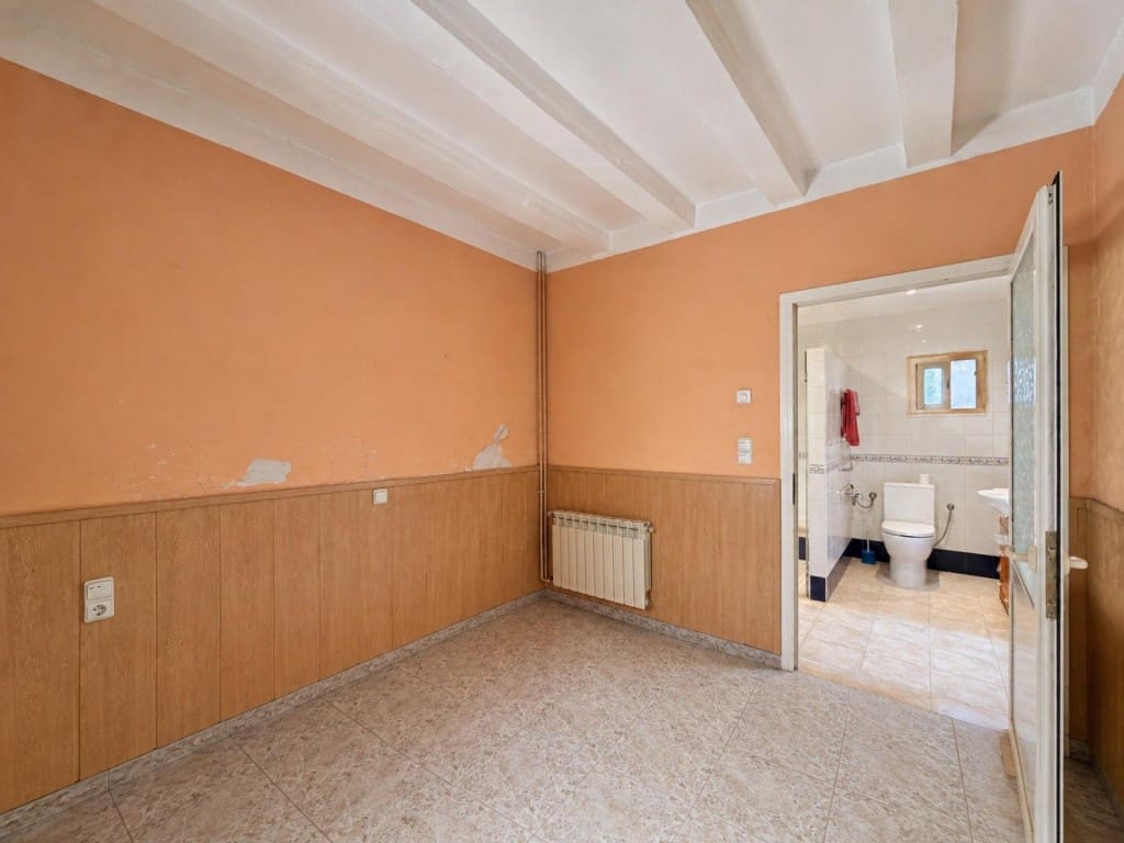 3 bedroom Finca/Country House for sale in Sant Andreu de la Barca - € 240,000 (Ref: 10005307)
