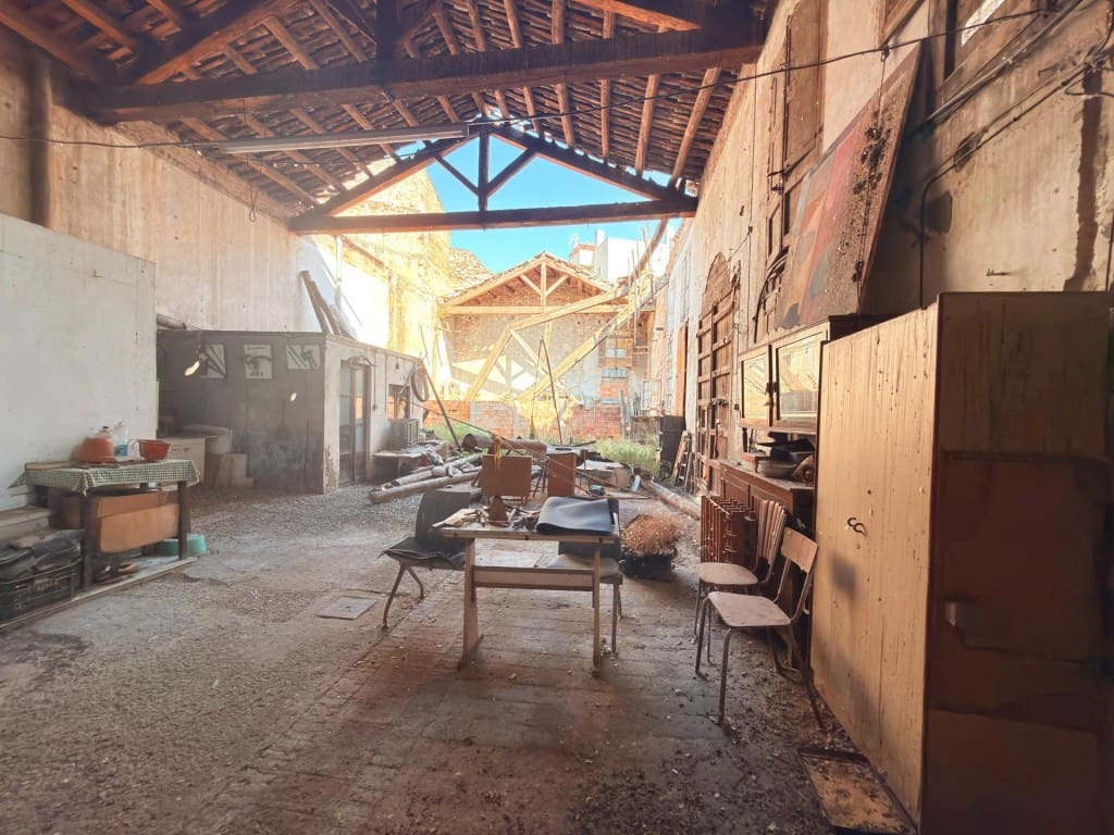 3 bedroom Finca/Country House for sale in Sant Andreu de la Barca - € 240,000 (Ref: 10005307)