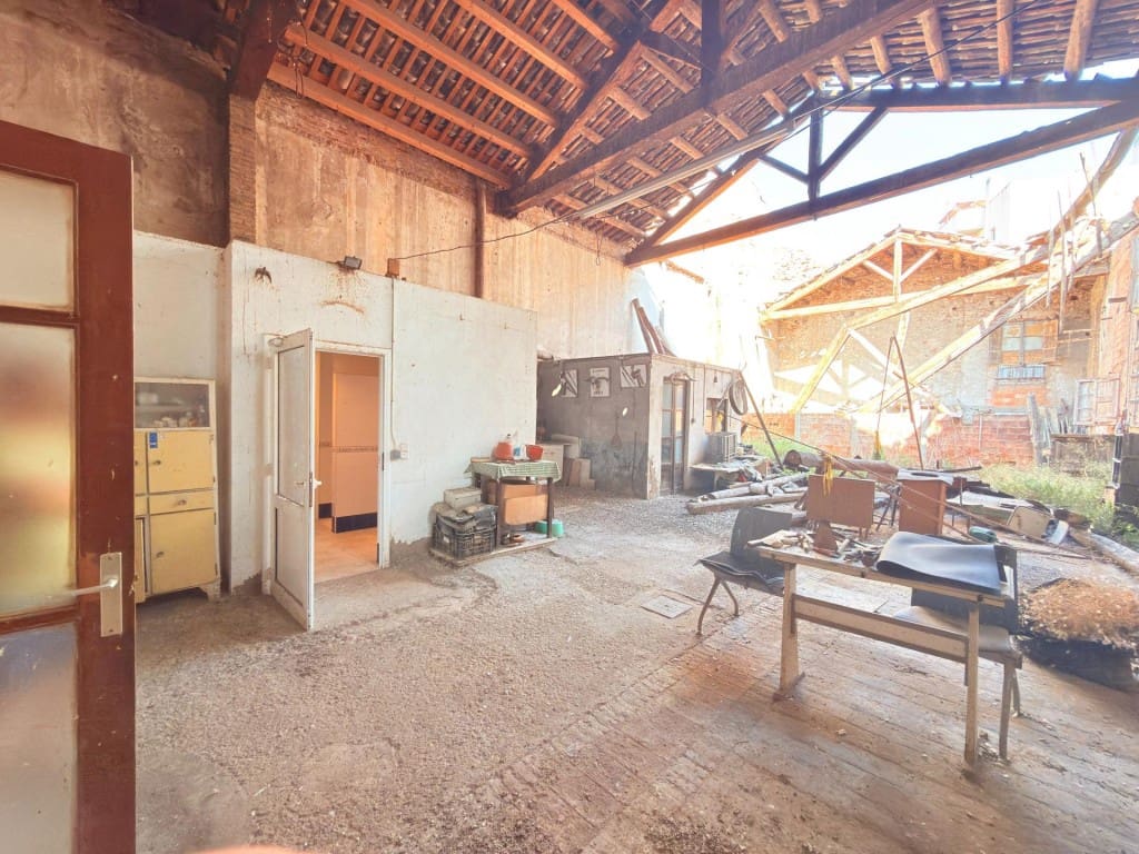 3 bedroom Finca/Country House for sale in Sant Andreu de la Barca - € 240,000 (Ref: 10005307)