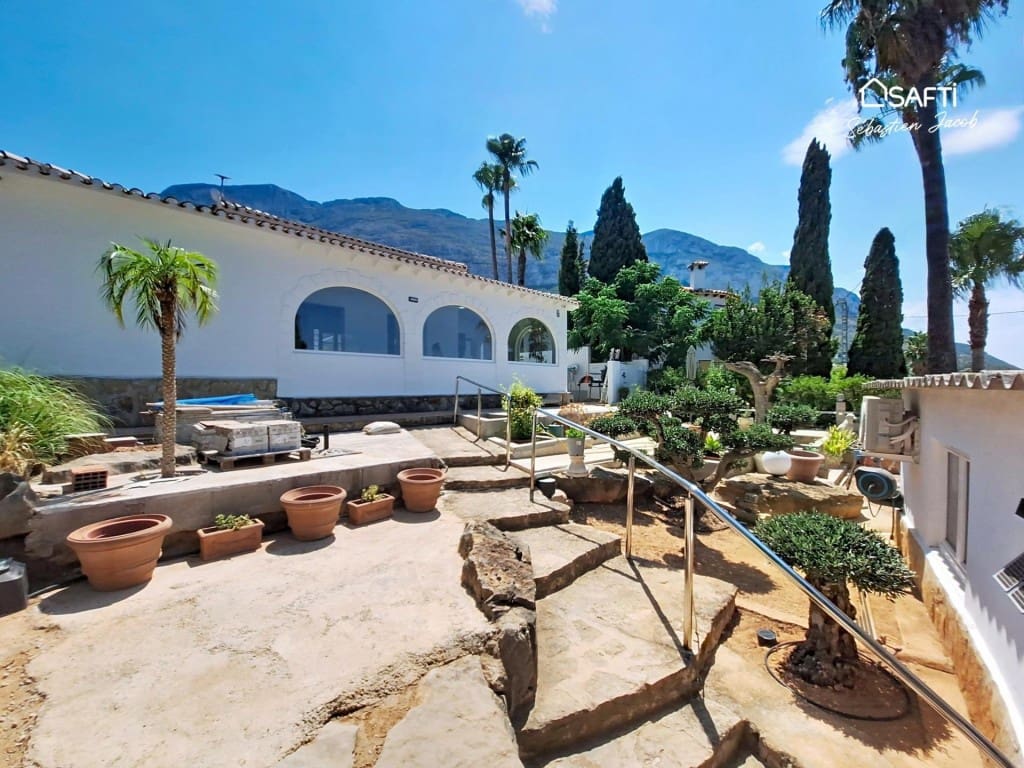 2 soveværelse Villa til salg i Denia med swimmingpool garage - € 679.000 (Ref: 10005308)