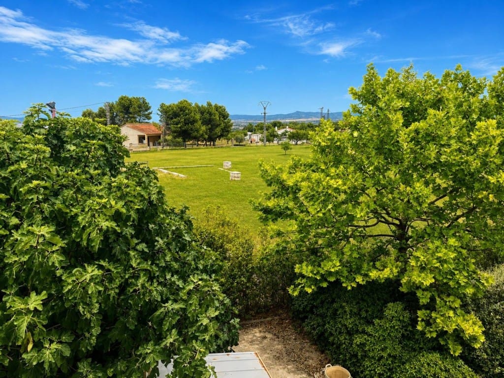 4 bedroom Villa for sale in Almansa with pool - € 495,000 (Ref: 10008825)