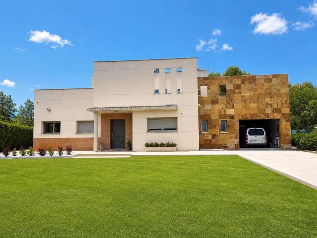 4 bedroom Villa for sale in Almansa with pool - € 495,000 (Ref: 10008825)