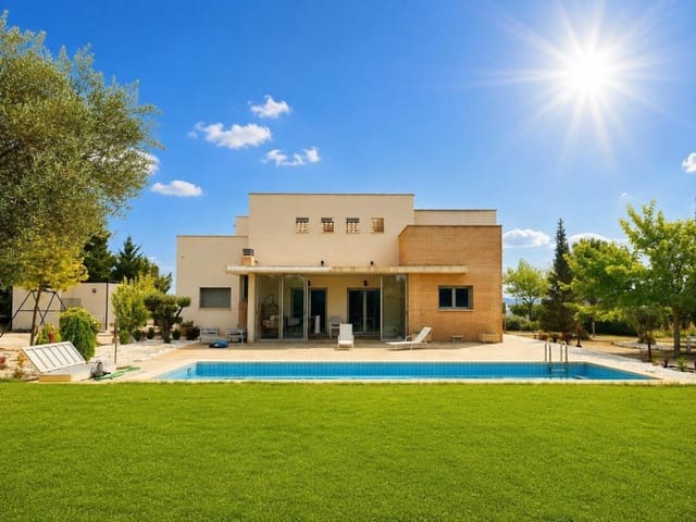 4 quarto Moradia para venda em Almansa com piscina - 495 000 € (Ref: 10008825)