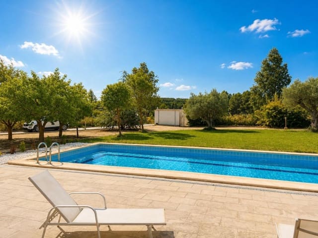 4 quarto Moradia para venda em Almansa com piscina - 495 000 € (Ref: 10008825)