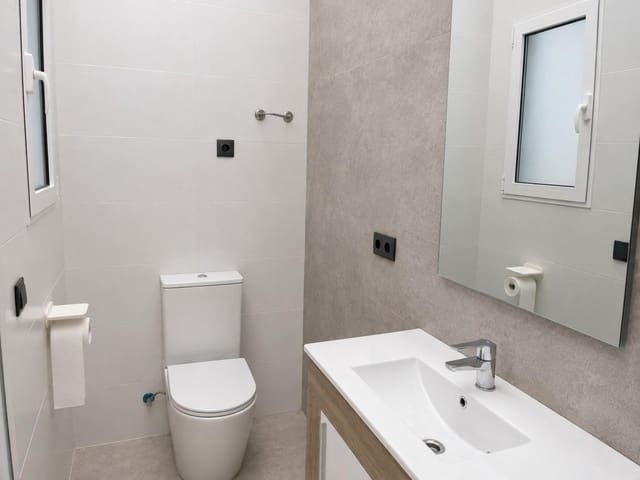 4 quarto Moradia para venda em Almansa com piscina - 495 000 € (Ref: 10008825)