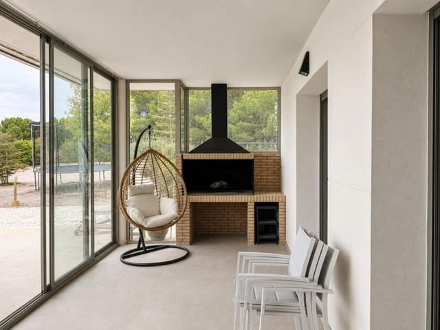 4 quarto Moradia para venda em Almansa com piscina - 495 000 € (Ref: 10008825)