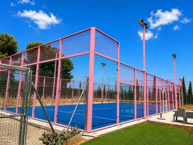 4 quarto Moradia para venda em Almansa com piscina - 495 000 € (Ref: 10008825)