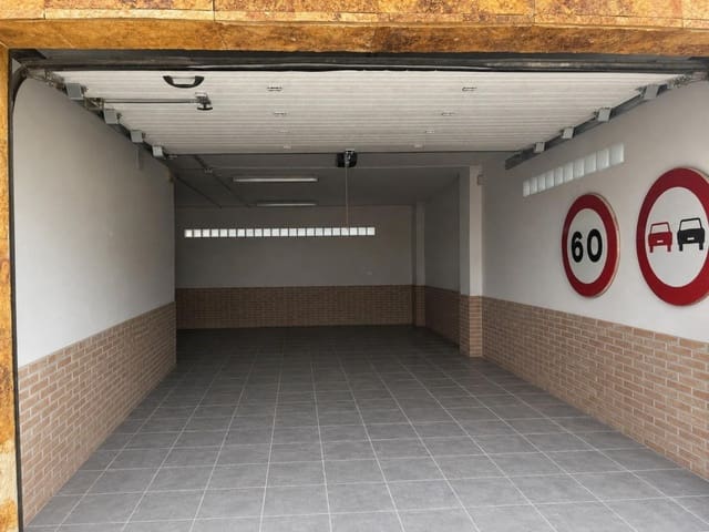 4 quarto Moradia para venda em Almansa com piscina - 495 000 € (Ref: 10008825)