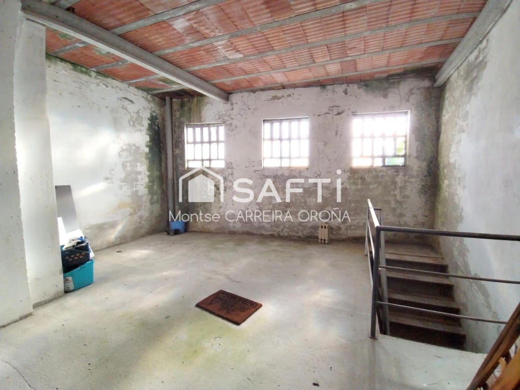 Commercial for rent in Santiago de Compostela - € 400 (Ref: 10011183)