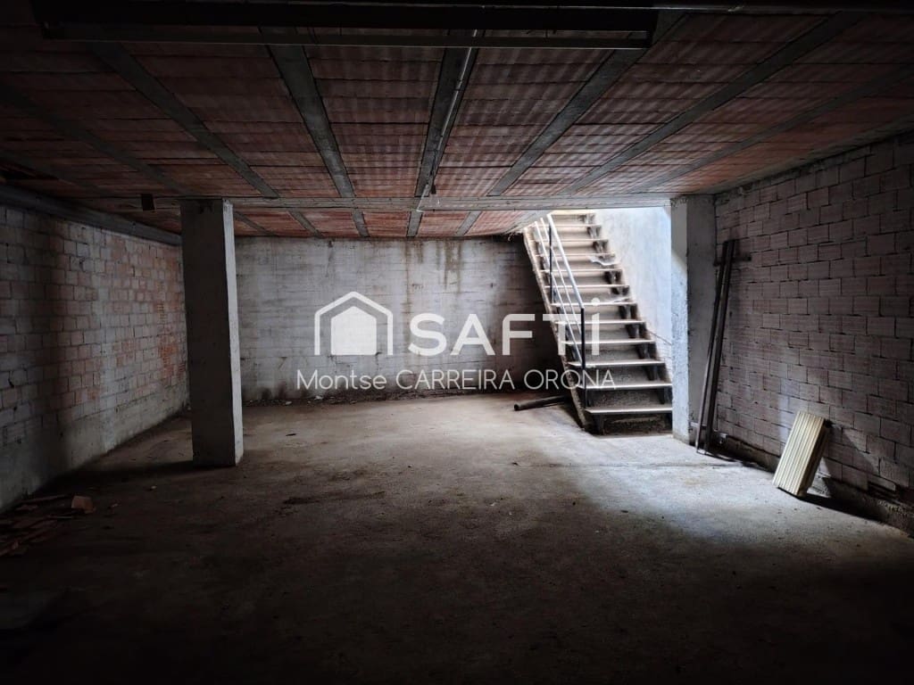 Commercial for rent in Santiago de Compostela - € 400 (Ref: 10011183)