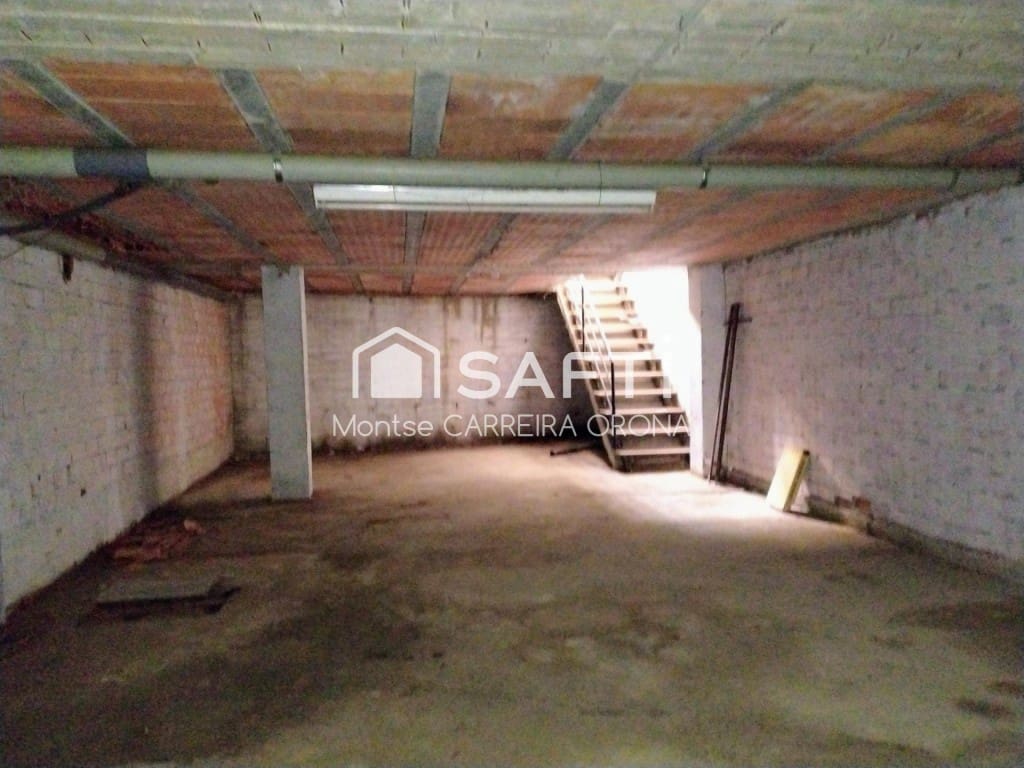 Commercial for rent in Santiago de Compostela - € 400 (Ref: 10011183)