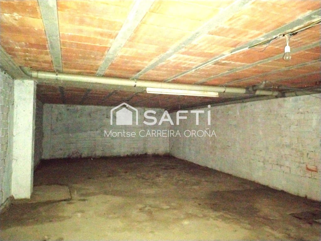 Commercial for rent in Santiago de Compostela - € 400 (Ref: 10011183)