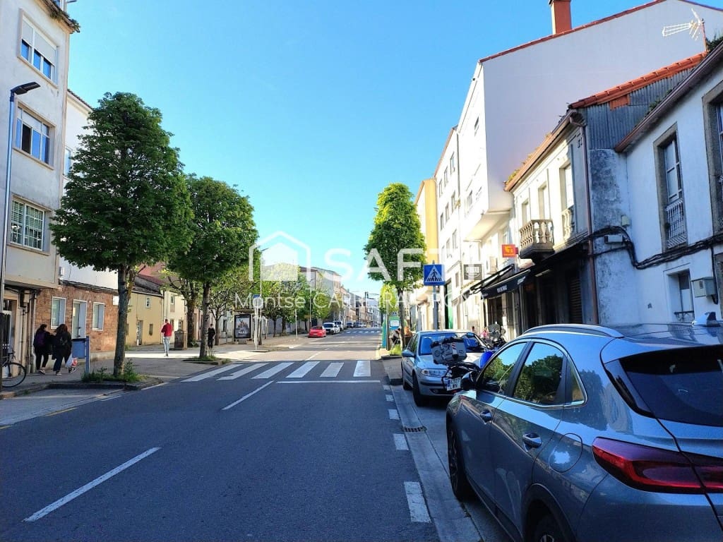 Commercial for rent in Santiago de Compostela - € 400 (Ref: 10011183)