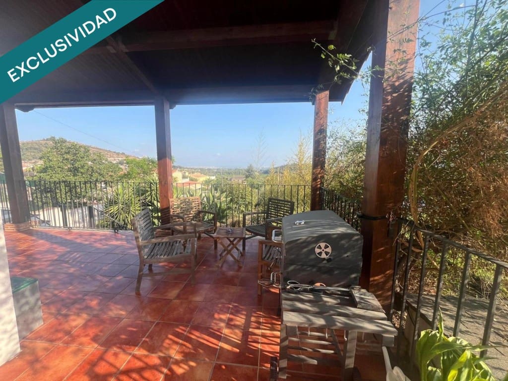 3 bedroom Villa for sale in Borriol with pool garage - € 314,800 (Ref: 10011186)
