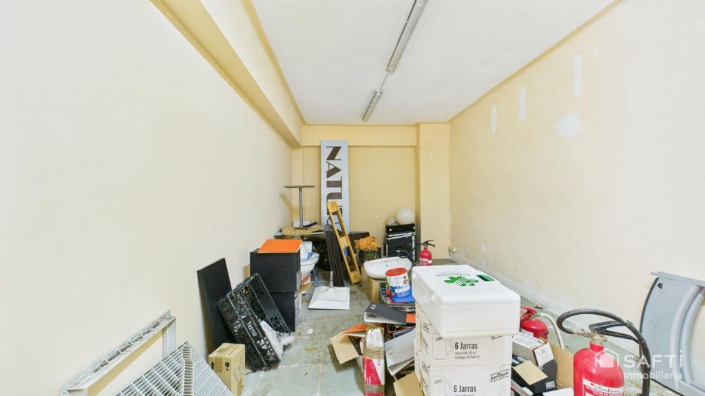 Commercial for rent in Santa Ponsa - € 1,200 (Ref: 10013042)