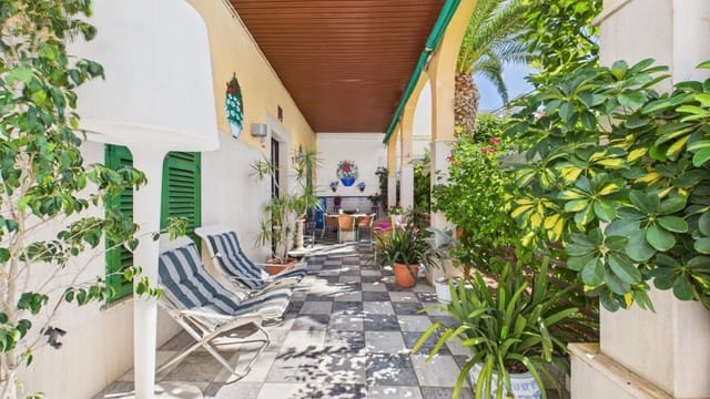 5 bedroom Villa for sale in Can Pastilla, Palma de Mallorca - € 1,799,000 (Ref: 10013045)