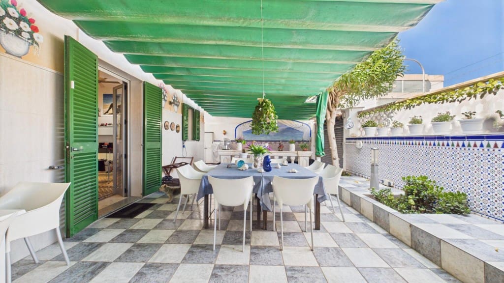 5 bedroom Villa for sale in Palma de Mallorca - € 1,799,000 (Ref: 10013045)