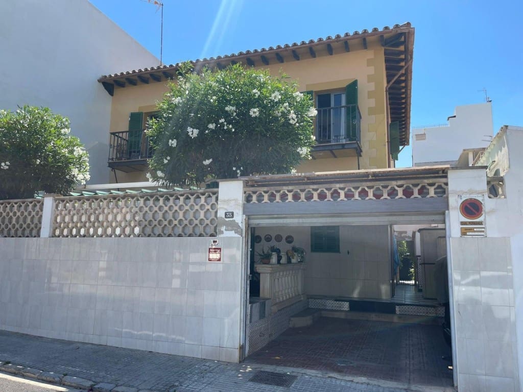 5 bedroom Villa for sale in Palma de Mallorca - € 1,799,000 (Ref: 10013045)