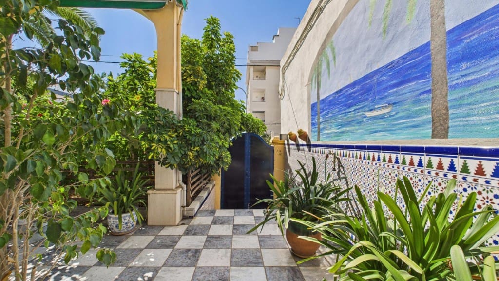 5 bedroom Villa for sale in Palma de Mallorca - € 1,799,000 (Ref: 10013045)
