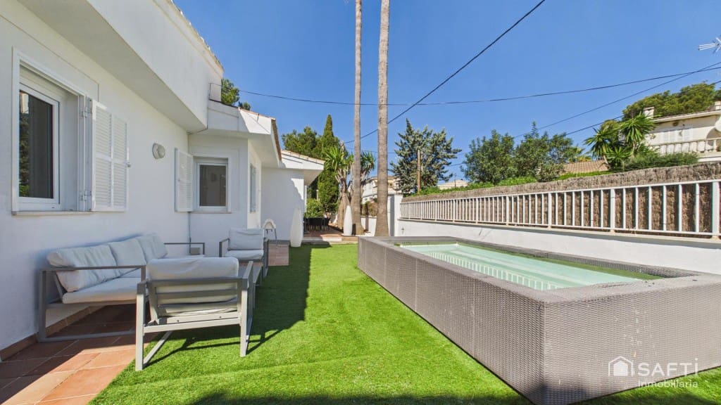 4 bedroom Villa for sale in Ca'n Picafort with pool - € 727,000 (Ref: 10013048)
