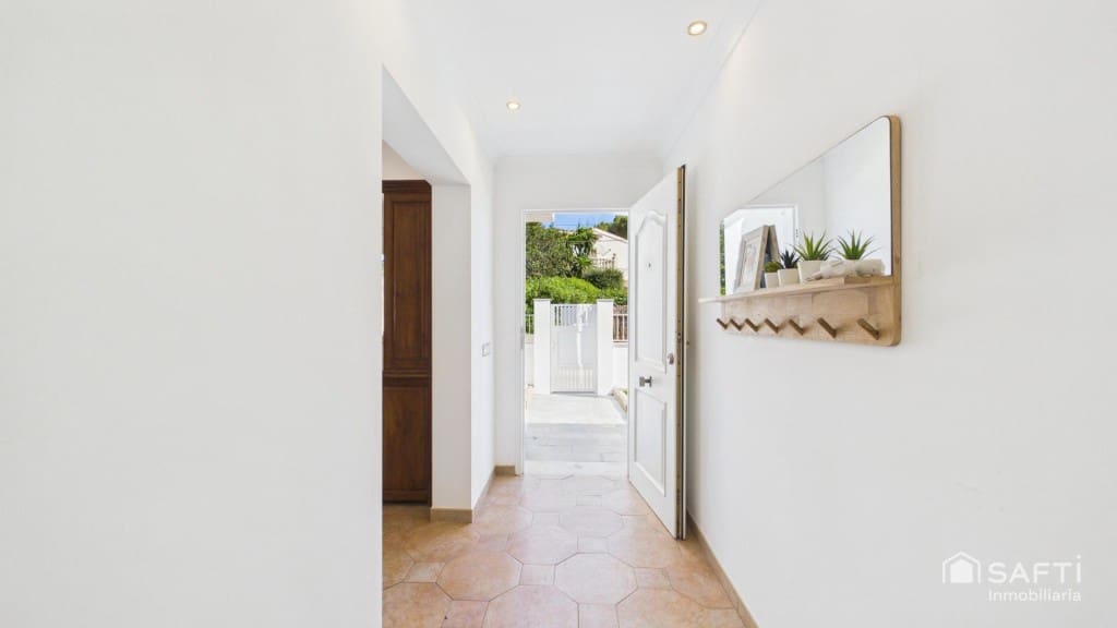 4 bedroom Villa for sale in Ca'n Picafort with pool - € 727,000 (Ref: 10013048)