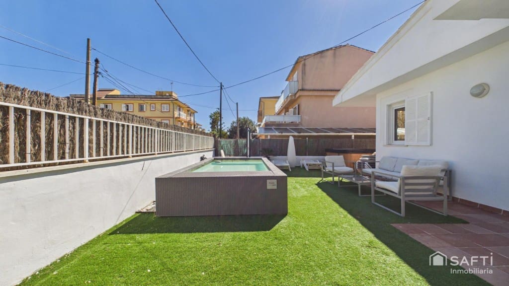 4 bedroom Villa for sale in Ca'n Picafort with pool - € 727,000 (Ref: 10013048)