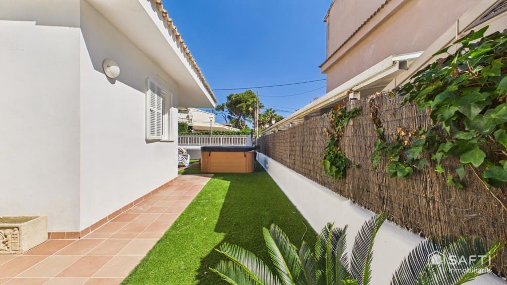 4 bedroom Villa for sale in Ca'n Picafort with pool - € 727,000 (Ref: 10013048)