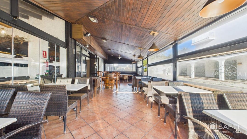 Comercial para venda em Calvia - 99 000 € (Ref: 10013050)