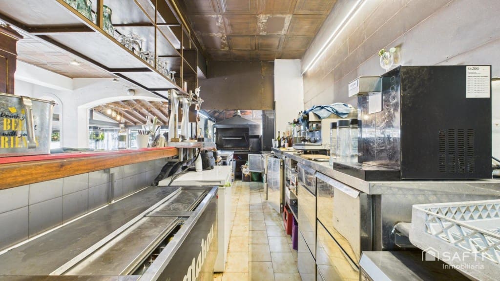 Comercial para venda em Calvia - 99 000 € (Ref: 10013050)