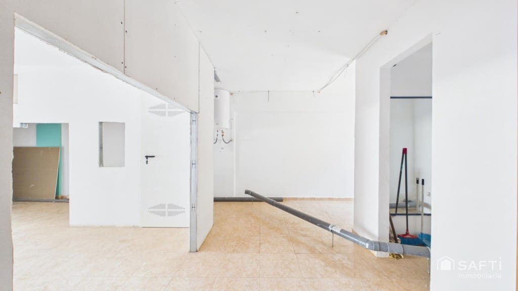 Commercieel te koop in Calvia - € 149.000 (Ref: 10013052)