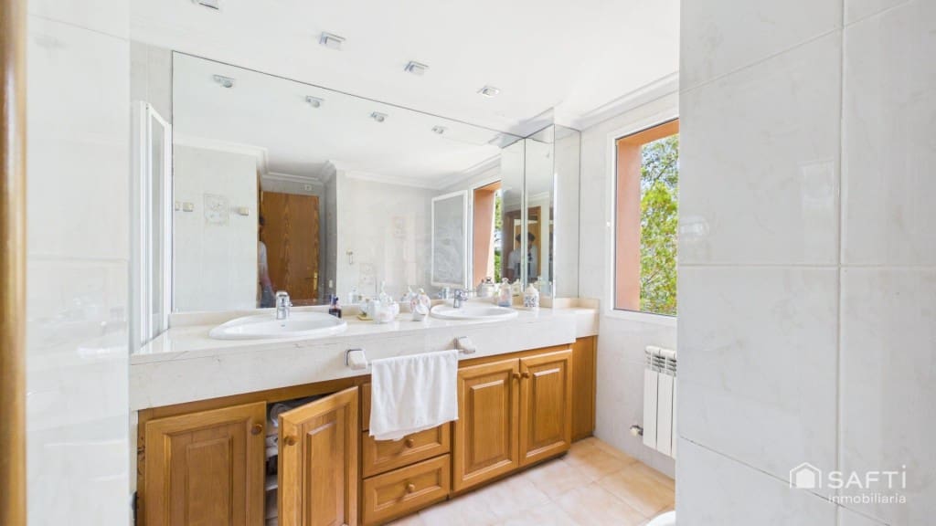 Adosado de 4 habitaciones en Cas Catala en venta con piscina - 1.300.000 € (Ref: 10013054)
