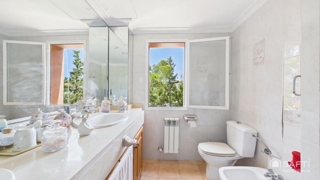 Adosado de 4 habitaciones en Cas Catala en venta con piscina - 1.300.000 € (Ref: 10013054)