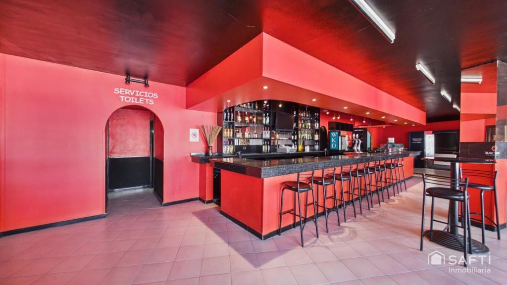 Commercial for sale in Costa de la Calma - € 495,000 (Ref: 10013055)