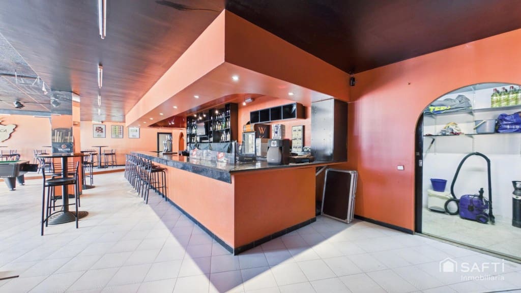 Commercial for sale in Costa de la Calma - € 495,000 (Ref: 10013055)