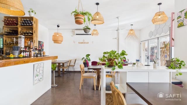 Comercial para venda em Palmanova, Calvià - 160 000 € (Ref: 10013058)