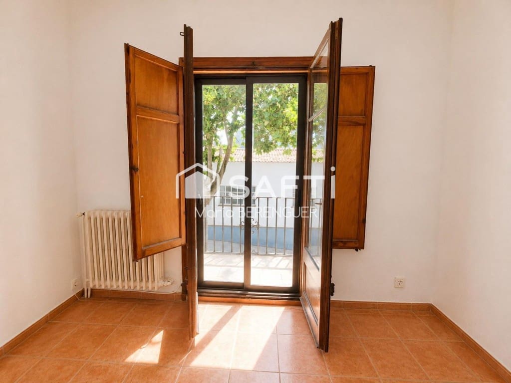 5 bedroom Villa for sale in Begues - € 755,000 (Ref: 10013059)
