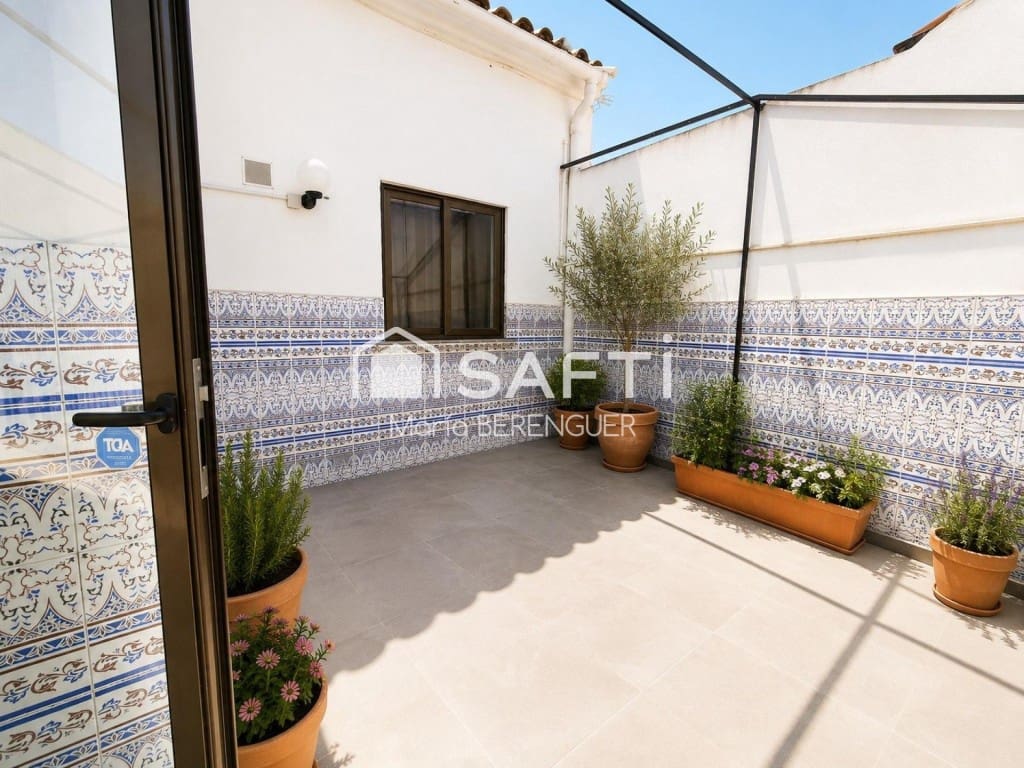 5 bedroom Villa for sale in Begues - € 755,000 (Ref: 10013059)